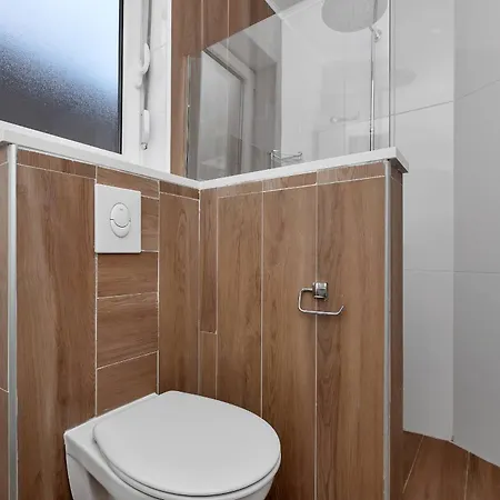 Willa Infinite Joy Makarska